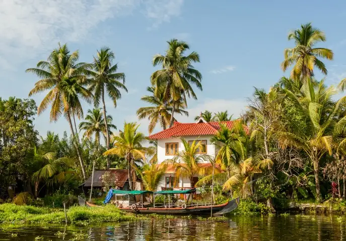 Munnar, Thekkady & Alleppey (4 Nights/5 Days)