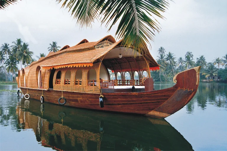 Kerala Honeymoon Tour (5 Nights/6 Days):